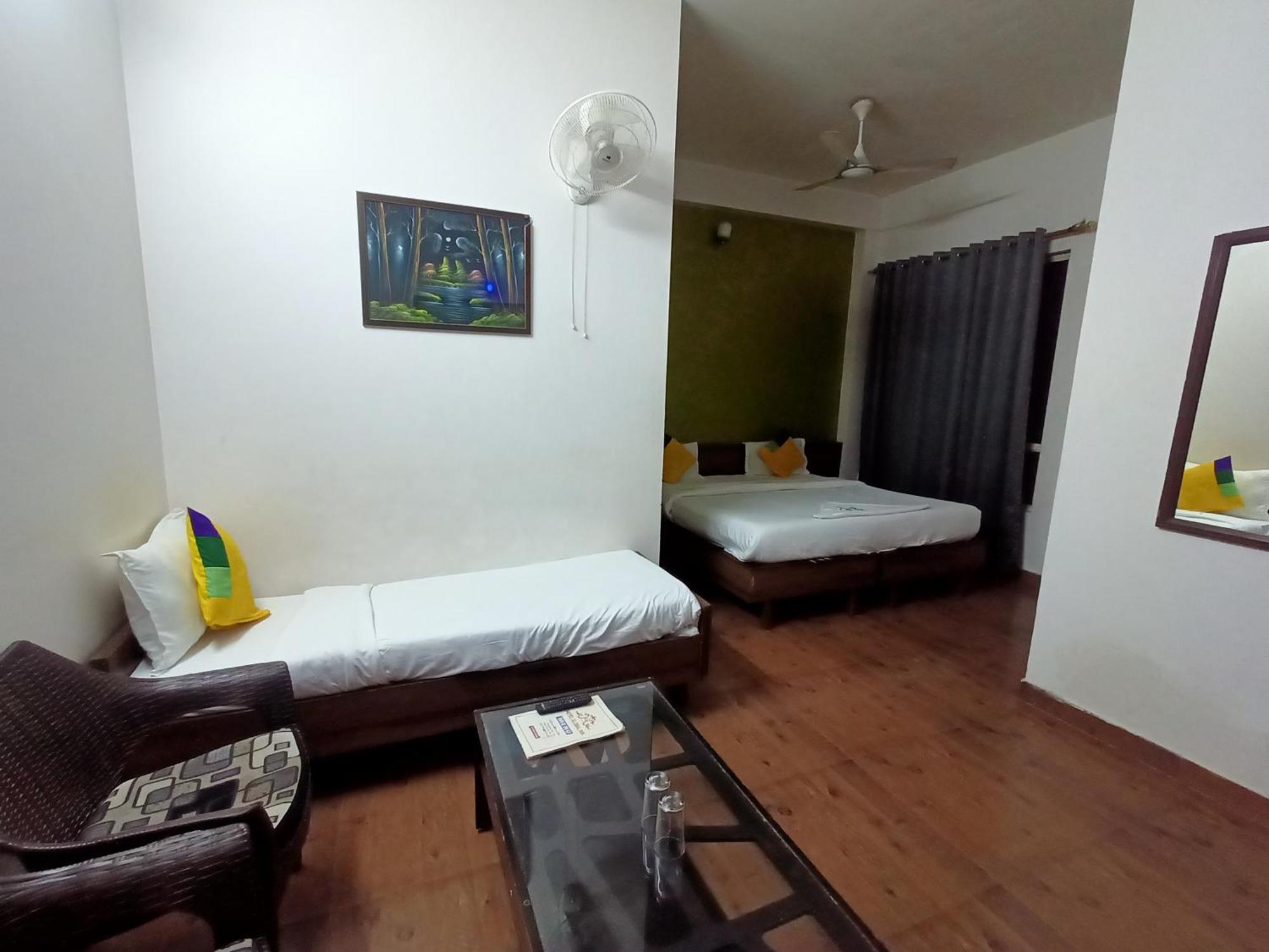 Hotel Global Inn -1 Km From Railway Station - Lift Food And Free Parking Lucknow Exterior foto