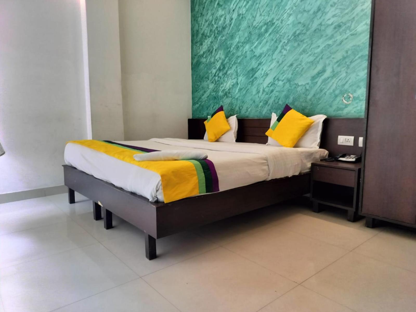 Hotel Global Inn -1 Km From Railway Station - Lift Food And Free Parking Lucknow Zimmer foto