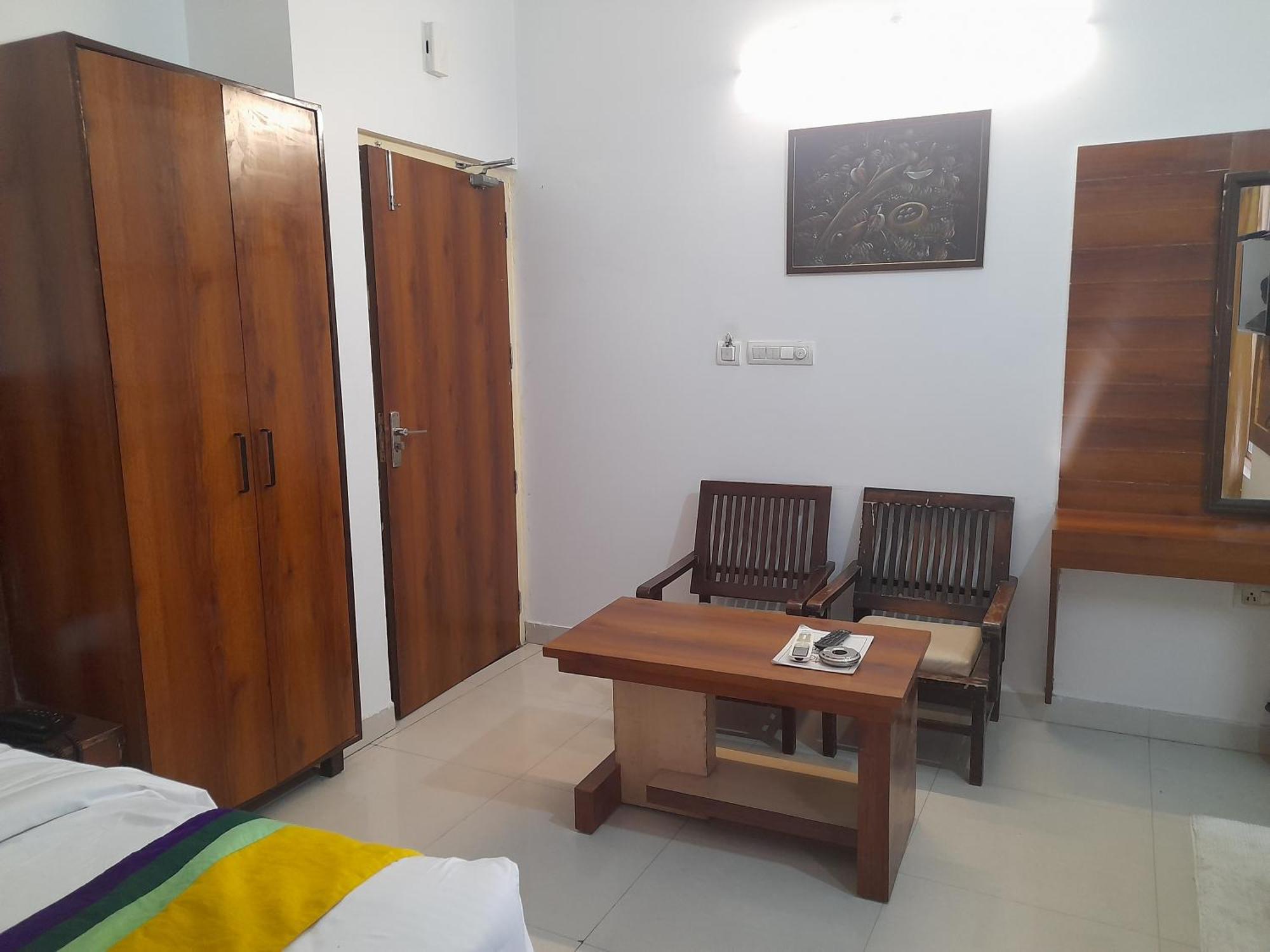 Hotel Global Inn -1 Km From Railway Station - Lift Food And Free Parking Lucknow Exterior foto