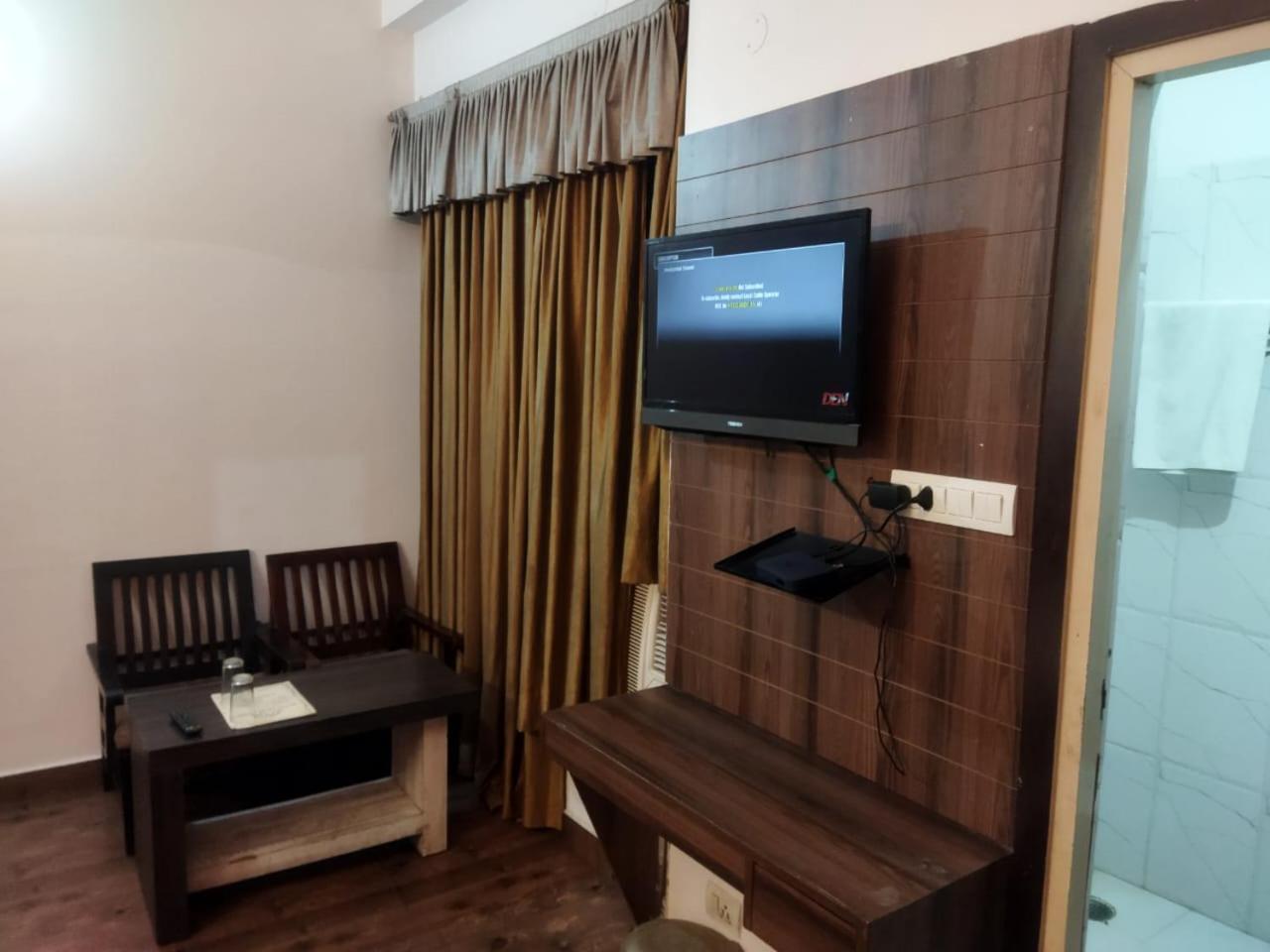 Hotel Global Inn -1 Km From Railway Station - Lift Food And Free Parking Lucknow Exterior foto
