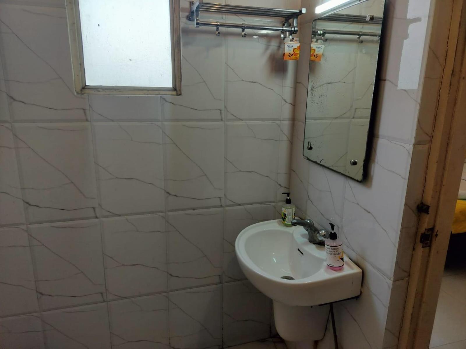 Hotel Global Inn -1 Km From Railway Station - Lift Food And Free Parking Lucknow Zimmer foto